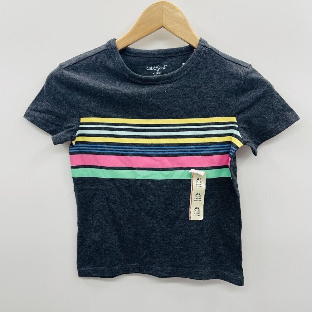 Cat & Jack Boys XS 4/5 Short Sleeve Rainbow Chest Striped T-Shirt in Gray 2007